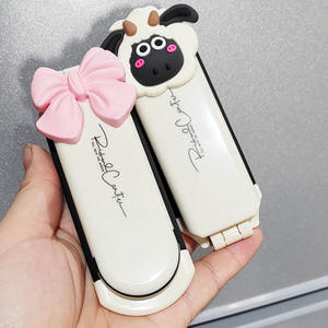 Toptan özel karikatür sevimli tasarım katlanır saç fırçası seyahat cep Mini katlanabilir tarak ile makyaj aynası - Product Image 3