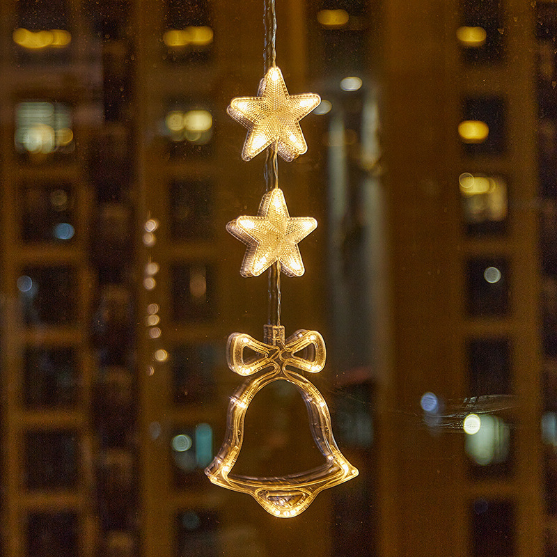 Tres series de campanillas (color cálido).