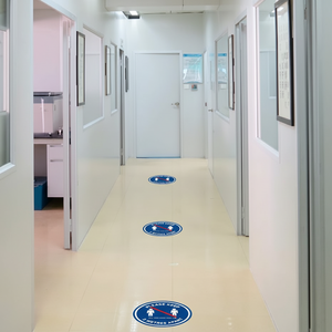 Adesivos de Chão de PVC Macios Autoadesivos para Distanciamento Social com Adesivo Acrílico para Aviso e Conscientização de Saúde - Product Image 4