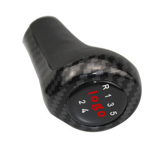 Pommeau de levier de vitesse en fibre de carbone 5 vitesses 6 vitesses ergonomique pour BMW avec logo personnalisé - Product Image 4