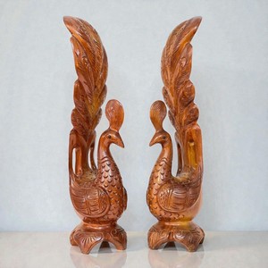 Paire de statues de paons en bois, sculptures d'animaux avec motifs sculptés et ajourés pour la décoration intérieure - Product Image 2