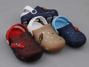 Zoccoli per bambini <span class=keywords><strong>scarpe</strong></span> da giardino a LED ragazzi ragazze sandali illuminati bambini leggeri antiscivolo Kinder Sandalen sandali per bambini zoccoli per bambini - Product Image 5