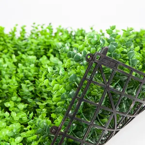 Doğal görünümlü peyzaj simülasyon dekorasyon yeşil bitkiler çim saha suni çim duvar