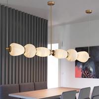 Lustre VEKO en albâtre, marbre et laiton, style moderne, blanc chaud, en cuivre, pour salle à manger, bar ou comptoir.
