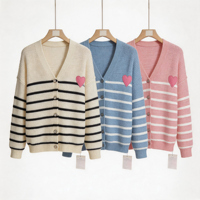 Cardigan Femme Col V Rayé Noir et Blanc de Qualité Supérieure avec Broderie Cœur Rose, Boutons sur le Devant, Tricot Gaufré et Épaules Tombantes