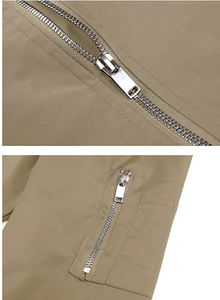 Chaqueta Bomber de Lona para Hombre con Bolsillos en las Mangas y en el Interior, Diseño Delgado para Entresazon, Cuello Solapa, Logotipo Frontal - Product Image 4