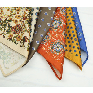Bandanas carrés en satin personnalisés mouchoir de mode avec motif écossais à pois Paisley imprimé floral <span class=keywords><strong>accessoires</strong></span> de <span class=keywords><strong>costume</strong></span> pour hommes - Product Image 5