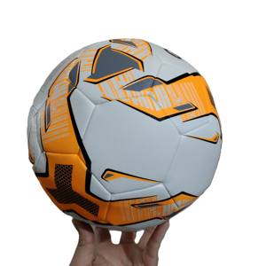 Balón de Fútbol Personalizado de Fábrica al por Mayor para Jugadores - Uso en Interiores/Exteriores - Product Image 5