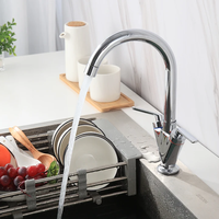 Robinet de cuisine haut de gamme en laiton à double poignée, finition chrome poli, bec haut pivotant à 360°, mitigeur eau chaude et froide pour évier à montage sur comptoir