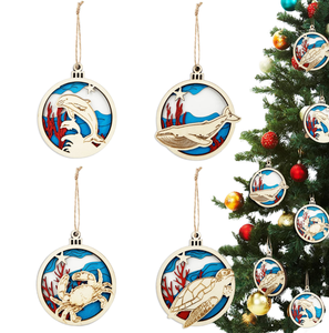 Venta al por mayor de adornos de placa de madera colgante de Navidad escena artesanal hueca rebanada de madera redonda grabado a mano adorno de árbol de Navidad - Product Image 4