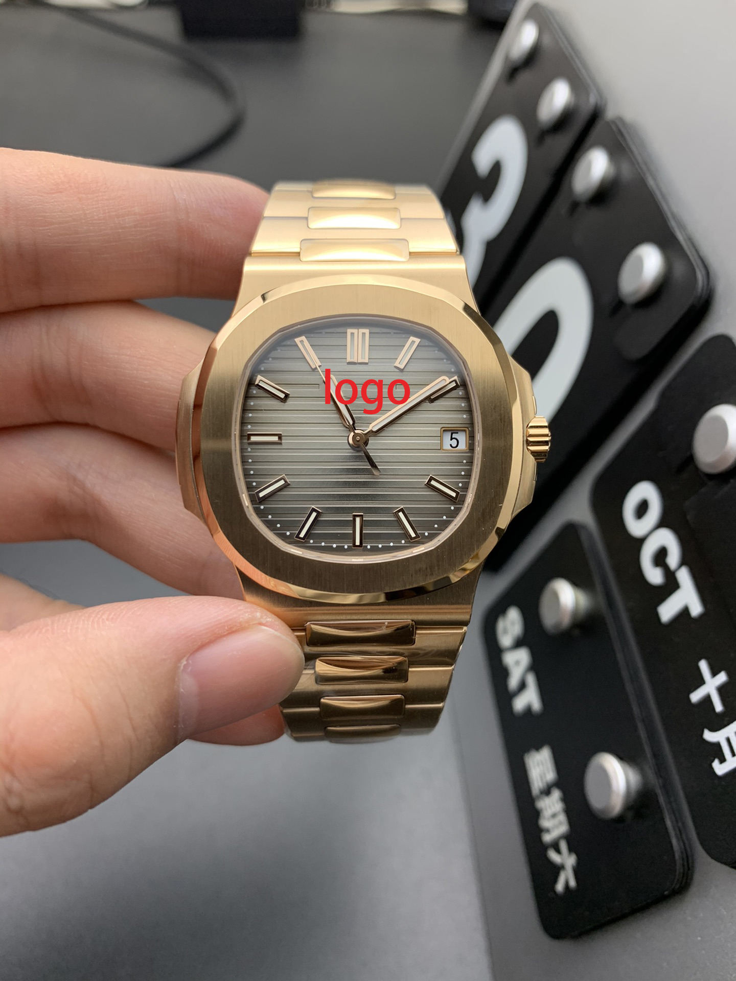 Comme indiqué sur la figure