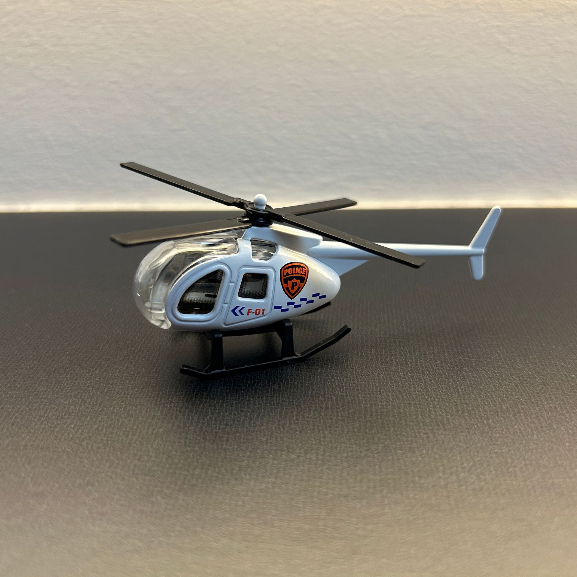Modèle blanc hélicoptère