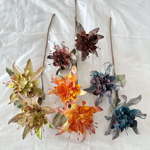 Fábrica de Flores Artificiales Meiyu Craft, Flores de Espuma para Decoración del Hogar, Decoración de Entrada, Accesorios de Fotografía, Rojo Oscuro, Naranja, Azul, Verde - Product Image 1