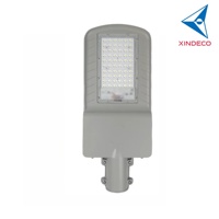 Xindeco GSTRL LED haute efficacité monocristallin solaire IP66 avec lentille PMMA 180-200lm/W Garantie 5 ans pour routes et parcs commerciaux 5000K