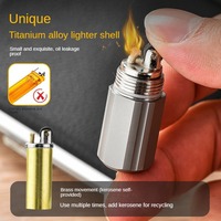 Mini briquet en titane étanche en forme de capsule, porte-clés, étui de voyage pour le camping et la randonnée en cas d'urgence