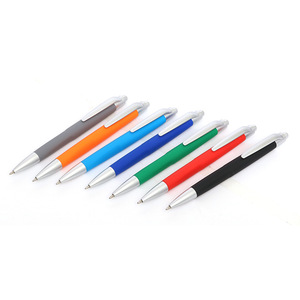 Approvisionnement en gros pour hôtels <span class=keywords><strong>et</strong></span> compagnies aériennes - Stylo bille encre noire 1,0 mm <span class=keywords><strong>avec</strong></span> logo personnalisé - Product Image 5