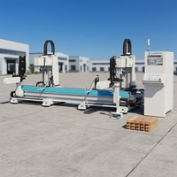 Machine à tenonner CNC double extrémité JR-2518 de la marque JUNRAN pour le travail du bois, idéale pour la production de chaises en bois massif sur ligne de fabrication de meubles.