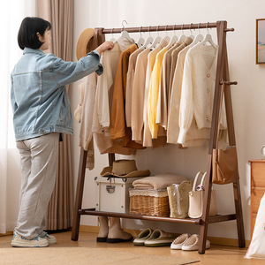 Perchero Sencillo de Bambú y Ratán de Doble Nivel, Organizador de Ropa, Almacenamiento para Dormitorio, Armario Multifuncional - Product Image 2