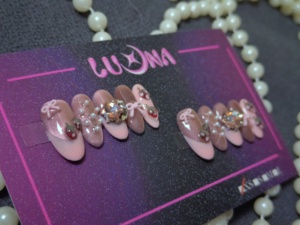 Nouvelles Ongles Press-on Faits Main Printemps : Fraise Fraîche Rose, Effet Œil de Chat Girlish, 10 Pièces - Product Image 3