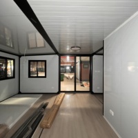 Maison conteneur préfabriquée modulaire de 20 pieds, facilement extensible, petite, prête à l'emploi, étanche, de luxe, 3 chambres, 2 salles de bain, fabriquée en Chine