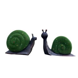Sculpture d'escargot idyllique en fibre de verre verte - Décoration de jardin sculptée à la main pour pelouse, cour et jardin arrière, tailles personnalisées disponibles - Product Image 1