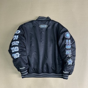 Blouson Bomber en Satin Noir Brodé de Lettres Grecques, Boutons sur le Devant, Longueur Standard, Idéal pour les Tenues de Sororités et Fraternités - Product Image 2