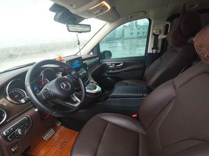 <span class=keywords><strong>Mercedes</strong></span>-Benz V-Class 2021 d'<span class=keywords><strong>occasion</strong></span>, fourgonnette de passagers LHD, pour l'exportation - Product Image 4
