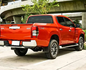 Para <span class=keywords><strong>Mitsubishi</strong></span> Triton <span class=keywords><strong>L200</strong></span> 2018-2024 nuevo par LED lámpara de luz trasera de freno de parada trasera con lente roja y colores de luz ámbar/amarillo - Product Image 6