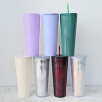 Großhandel wieder verwendbare Diamant Trinkbecher mehrfarbige Becher Double Wall Plastic 24oz Nieten Gitter becher mit Strohhalm und Deckel