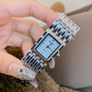 Reloj de Pulsera de Cuarzo con Esfera Cuadrada Estilo Brazalete para Mujer, Estilo Mid-Century, Lujo Ligero, Elegante y Exclusivo - Product Image 2