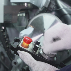 Haute efficacité Baoli machines CNC Robot bras affûteur automatique TCT <span class=keywords><strong>Table</strong></span> circulaire scie lame meuleuse rectifieuse - Product Image 5