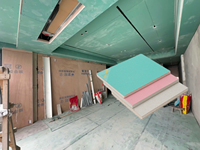 1220*2440Mm pas cher prix Aqua étanche à l'humidité plaque de plâtre de gypse béton cloison sèche panneau de gypse décoration plaques de plâtre communes