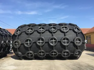 Marineausrüstung und Yokohamas pneumatisches Gummi-Schiffskotflügel