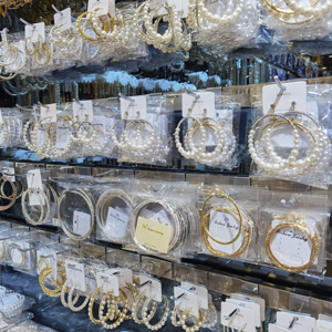 Hoop Pearl <strong>Chunky</strong> <strong>Costume</strong> Earring Free Sample Discount Jewelry Earring Assortment Mix Earring <strong>Jewellery</strong> - Product Image 1