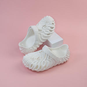 Sandales à enfiler noires pour hommes, semelle épaisse antidérapante, chaussures de plage, nouvelle collection été 2025, couleur unie, décontractées quatre saisons - Product Image 3