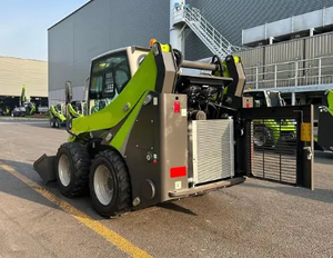 Mini-chargeuse compacte Zoomlion ZS030R à prix avantageux, puissance nominale 18,2 kW et certifiée CE - Product Image 2