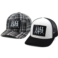 Casquette Trucker personnalisée avec patch artistique, bicolore noir et blanc, réglable, à fermeture snapback, en maille, pour festival de musique et streetwear