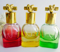 Bouteille de parfum carrée en verre de 50ml 100ml bouchon à vis à l'épreuve des enfants pulvérisateur à pompe facile sous-bouteille vide diffuseur de Volume vente en gros