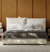 Lit de chambre principale en bois de pin écologique, tissu chenille crème de luxe moderne français, lit California King pour appartement