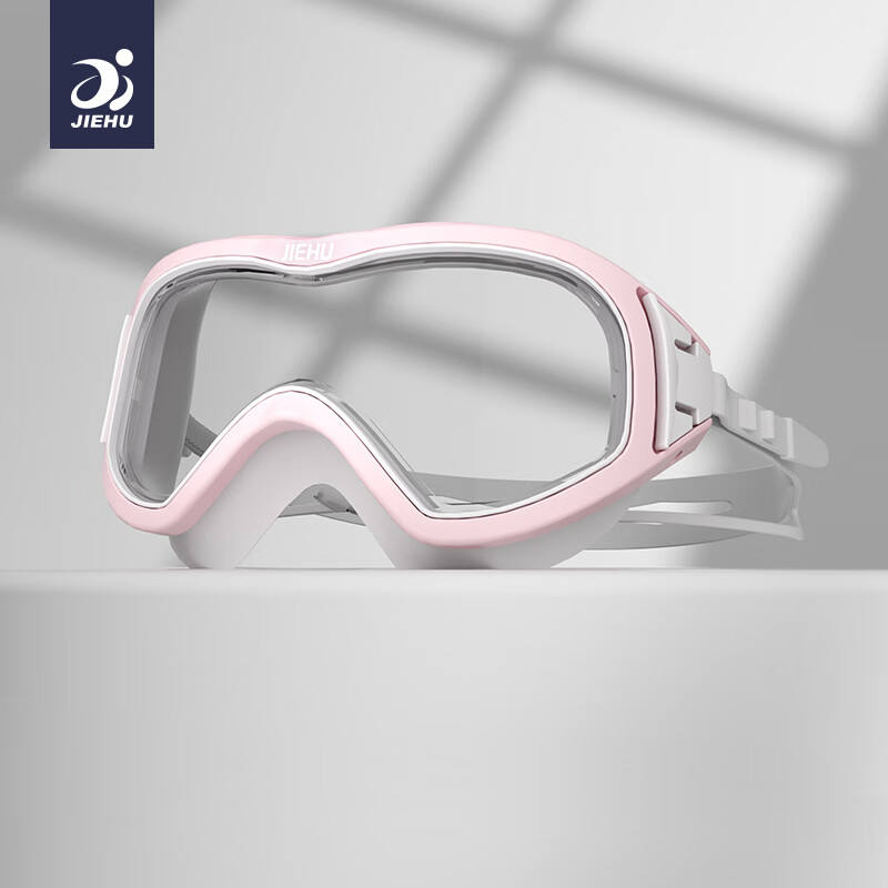 สีขาวอมชมพูโปร่งแสง