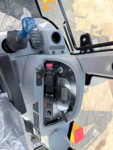Retroexcavadora JCB 4CX de Segunda Mano en Buen Estado, Rendimiento Estable, Múltiples Accesorios, Maquinaria de Excavación para Construcción - Product Image 3