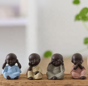 Cerámica de porcelana de 3x4,3 cm, artesanía de cerámica, 4 piezas, estatuas tradicionales bonitas de <span class=keywords><strong>Buda</strong></span> pequeño monje para decoración pequeña, <span class=keywords><strong>maceta</strong></span> para plantas - Product Image 1