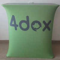 Table pliante pop-up en plastique personnalisable, étanche, portable, facile à transporter, pour extérieur, avec comptoir promotionnel en tissu tendu