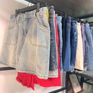 Vêtements usagés et autres articles usagés, vêtements <span class=keywords><strong>d</strong></span>'<span class=keywords><strong>occasion</strong></span>, convoyeur de vêtements usagés - Product Image 2