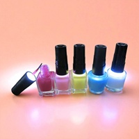 Capsules en plastique pour vernis à ongles avec lumière LED, bouchon à vis avec brosse en nylon pour flacons (couleur personnalisable par pulvérisation) – Usage cosmétique