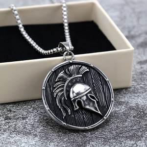 Colgante de Casco Espartano de Acero Inoxidable, Forma de Escudo, Collar Unisex, Amuleto, Regalo, Joyería - Product Image 1