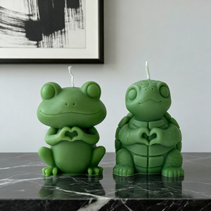 Linda vela perfumada con forma de corazón y animales, figura de rana, tortuga, bulldog, adorno de escritorio para decoración del hogar, regalo navideño - Product Image 1