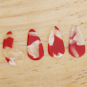 Ensemble professionnel d'ongles en plastique pour guzheng, design marbré rouge et blanc, pour enfants et débutants - Product Image 1
