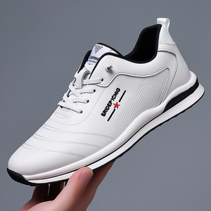 รองเท้าผ้าใบผู้ชายสีขาวระบายอากาศได้ดี รองเท้าหนังลำลอง สวมใส่สบาย ไม่ลื่น เหมาะสำหรับใส่พักผ่อน - Product Image 3