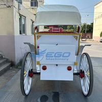 Nuevo diseño de carruaje eléctrico retro para turismo con asiento rojo y toldo, ideal para bodas, fiestas y parques.
